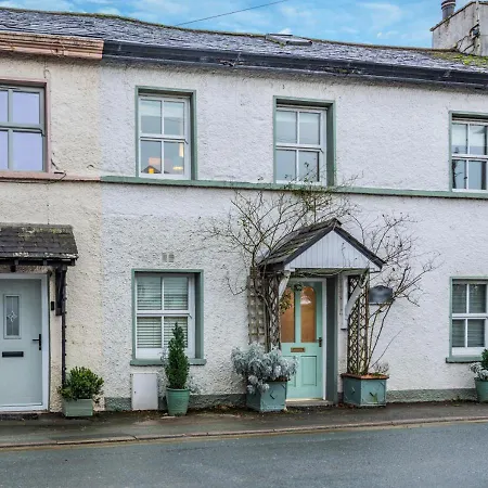 75 Station Road *